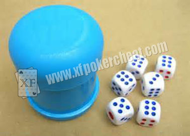 Tazza di dadi di plastica magica di prospettiva dei giochi del poker con i dadi magici del casinò